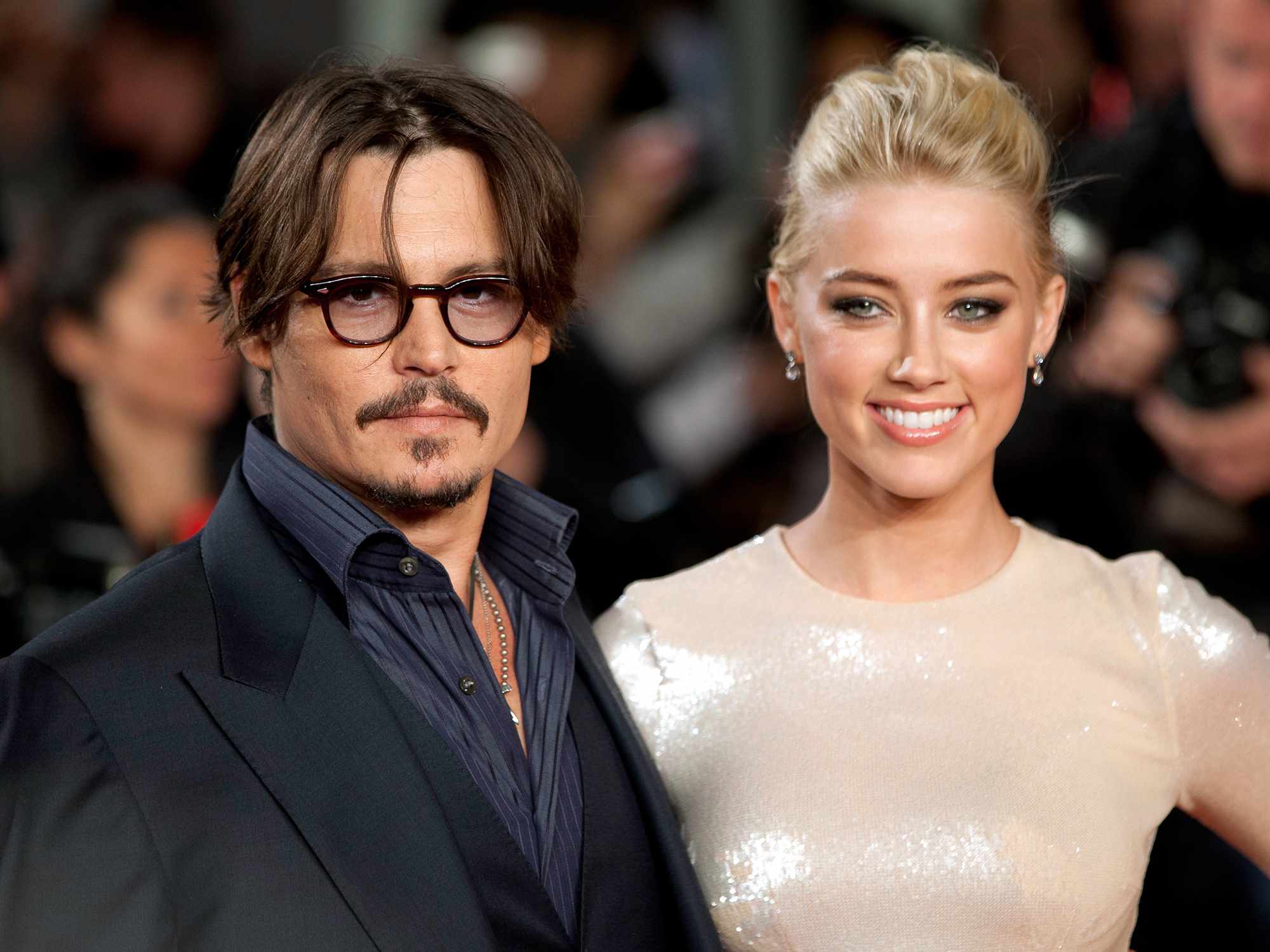 Amber Heard: Η πρώην σύντροφός της επιμένει στην ενοχή του Johnny Depp