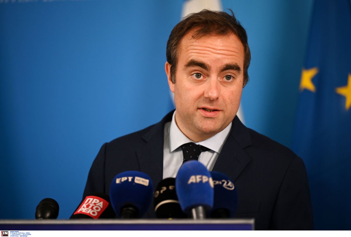 Γαλλία: Η αποστρατιωτικοποίηση της Ουκρανίας αποτελεί «απόλυτη κόκκινη γραμμή»