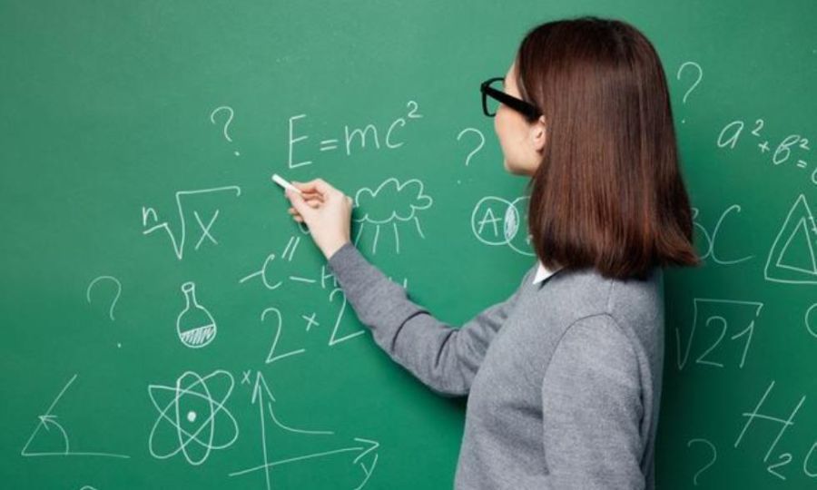 ΟΕΛΜΕΚ και ΟΛΤΕΚ καλούν Βουλή να μην ψηφίσει νόμο για ξενόγλωσσα