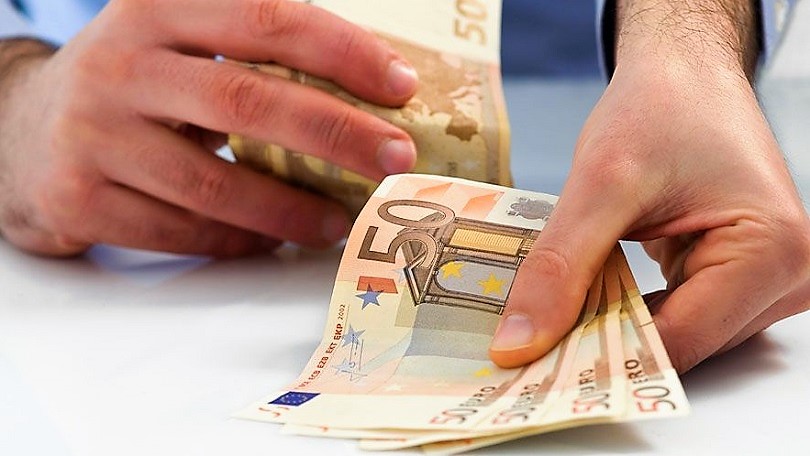 Μείωση στα επιτόκια για νοικοκυριά/επιχειρήσεις-Αύξηση στεγαστικών δανείων