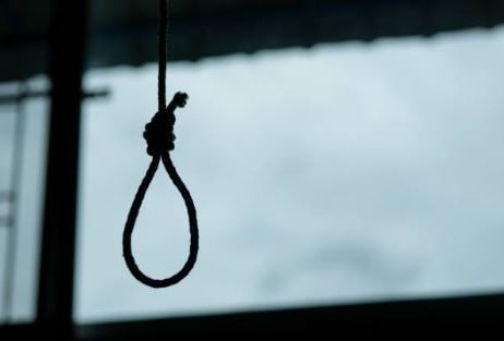 Ιράν: Εκτελέσθηκε δημόσια άνδρας για το βιασμό και το φόνο ενός κοριτσιού