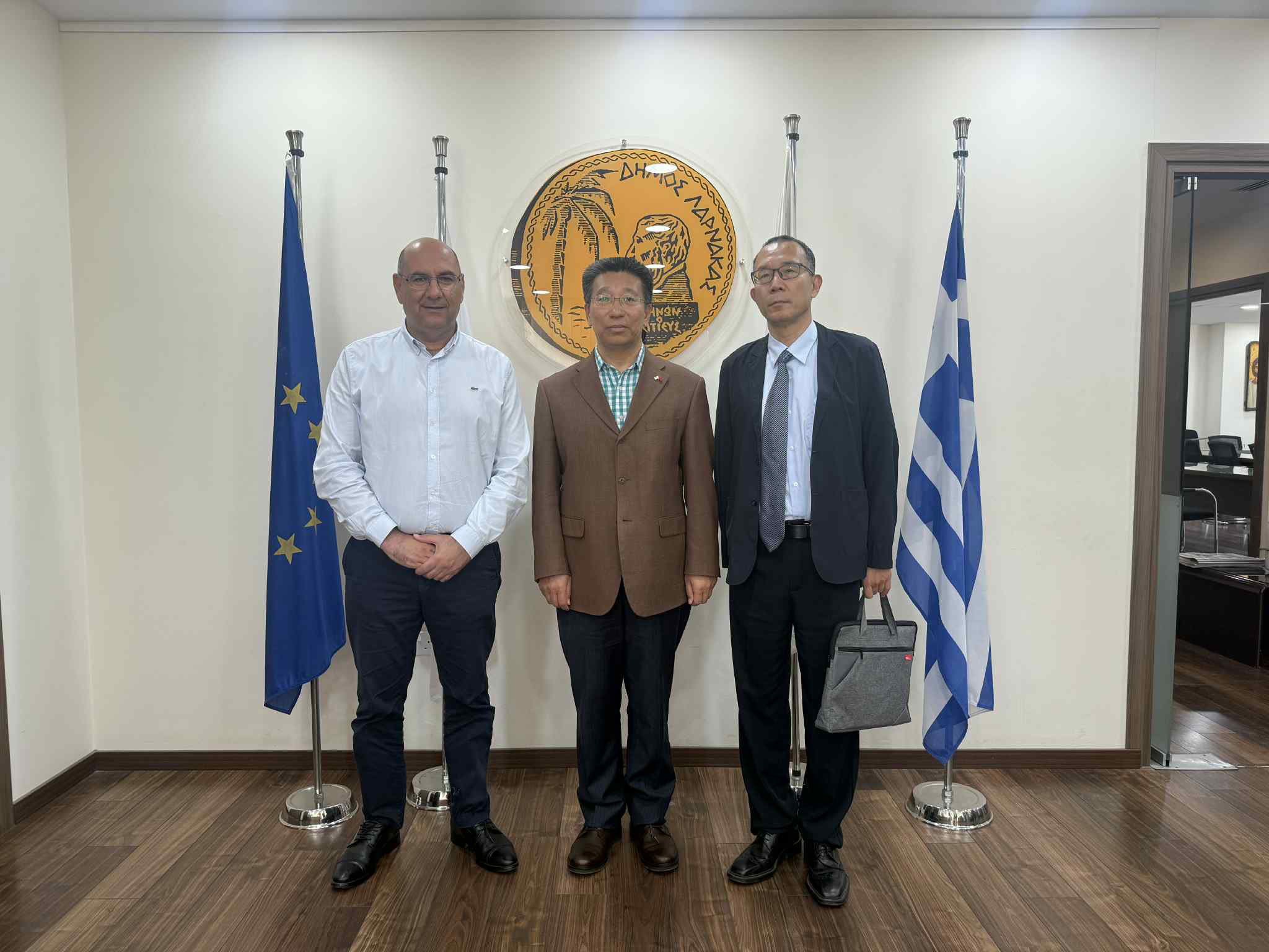 Ενίσχυση συνεργασίας συζήτησαν Δήμαρχος Λάρνακας - Πρέσβης Κίνας