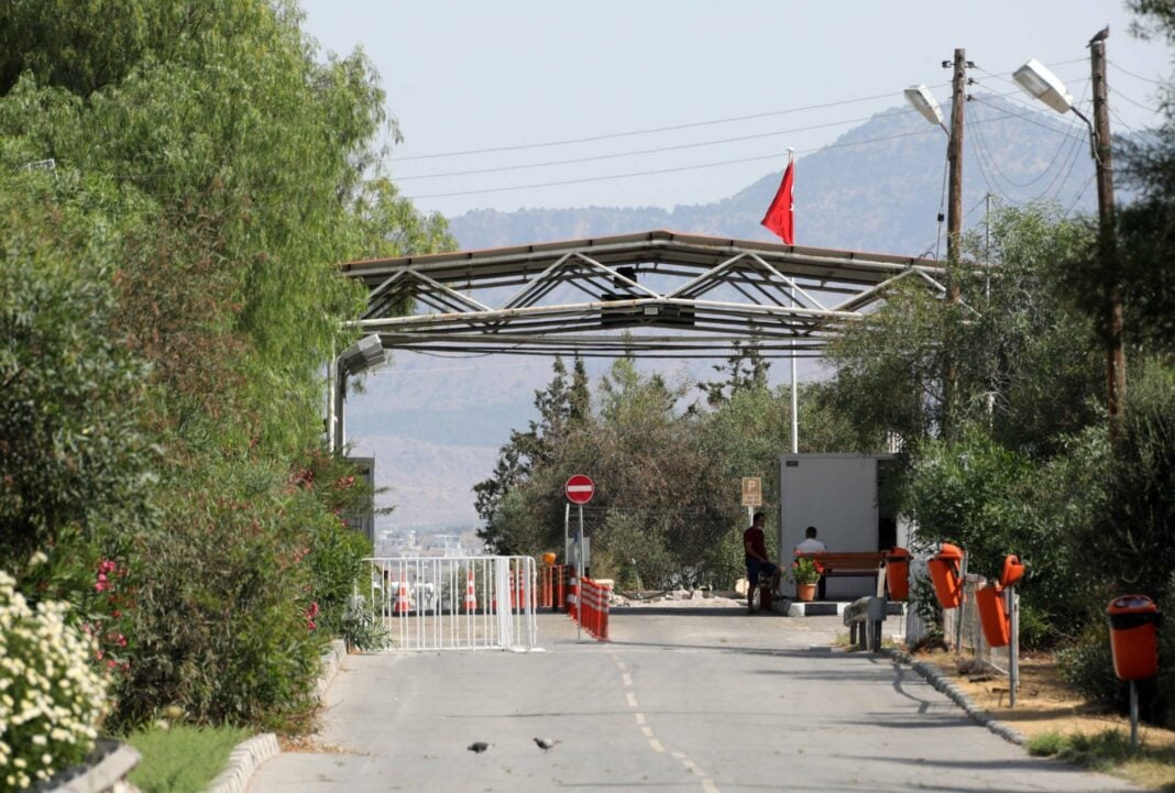 Τεχνικό πρόβλημα προκάλεσε κυκλοφοριακό χάος στο οδόφραγμα Αγίου Δομετίου