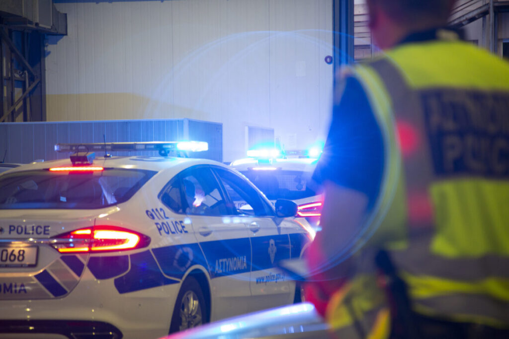 Επιτέθηκαν και λήστεψαν 24χρονο στη λεωφόρο Γρίβα Διγενή Λάρνακας Επιτέθηκαν και λήστεψαν 24χρονο στη λεωφόρο Γρίβα Διγενή Λάρνακας