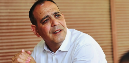 Έτοιμος να συμβάλλει στο θέμα των οδοφραγμάτων δηλώνει ο Χαρμαντζί