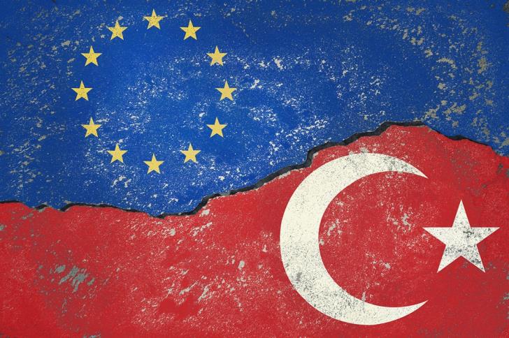 Στροφή ΑΚΡ προς ΕΕ αποκαλύπτουν Τούρκοι αναλυτές
