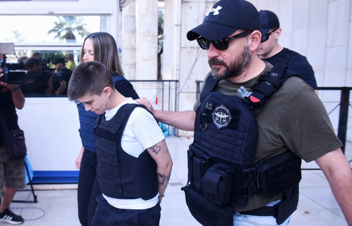 «Βρισίδια έφαγε, μπινελίκια της ρίξανε»: Λεκτική επίθεση σε Μουρτζούκου «Βρισίδια έφαγε, μπινελίκια της ρίξανε»: Λεκτική επίθεση σε Μουρτζούκου