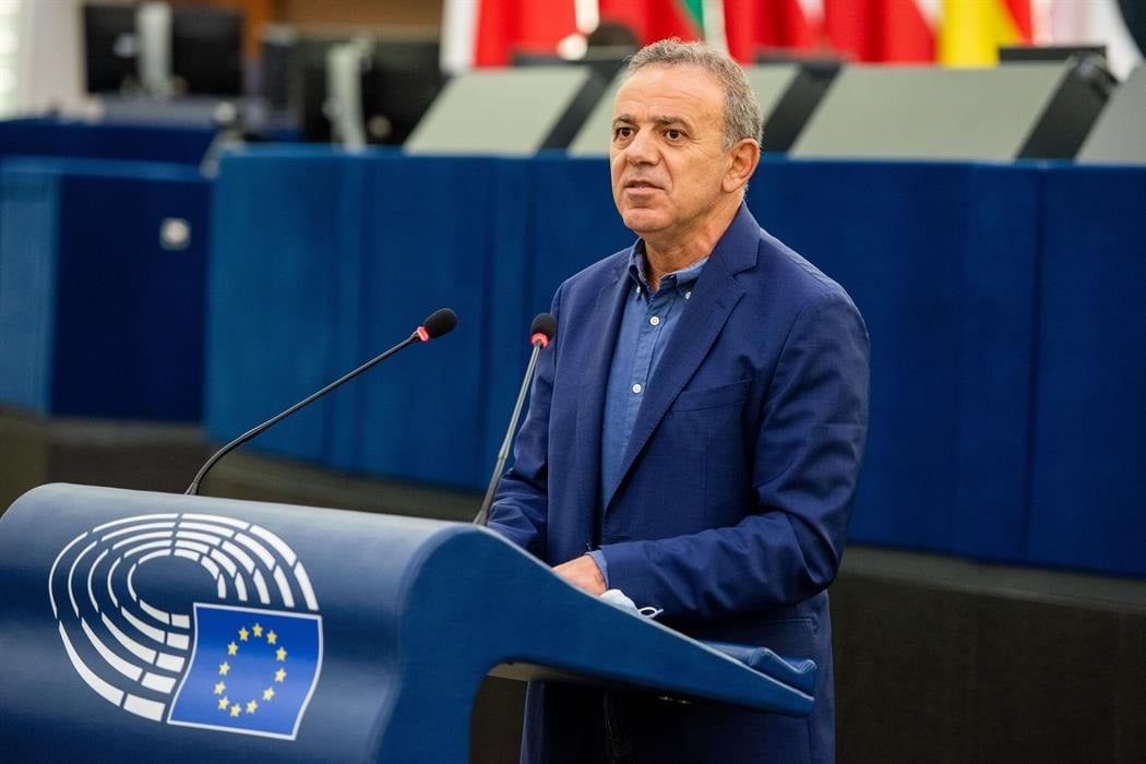 Tο αναβληθέν ναυάγιο, οι κομματάρχες και η συνταγή συντριβής Tο αναβληθέν ναυάγιο, οι κομματάρχες και η συνταγή συντριβής