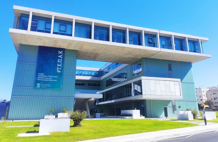 Φίμωση με πειθαρχική παραπομπή του καταγγέλλει ο καθηγητής του ΤΕΠΑΚ Φίμωση με πειθαρχική παραπομπή του καταγγέλλει ο καθηγητής του ΤΕΠΑΚ