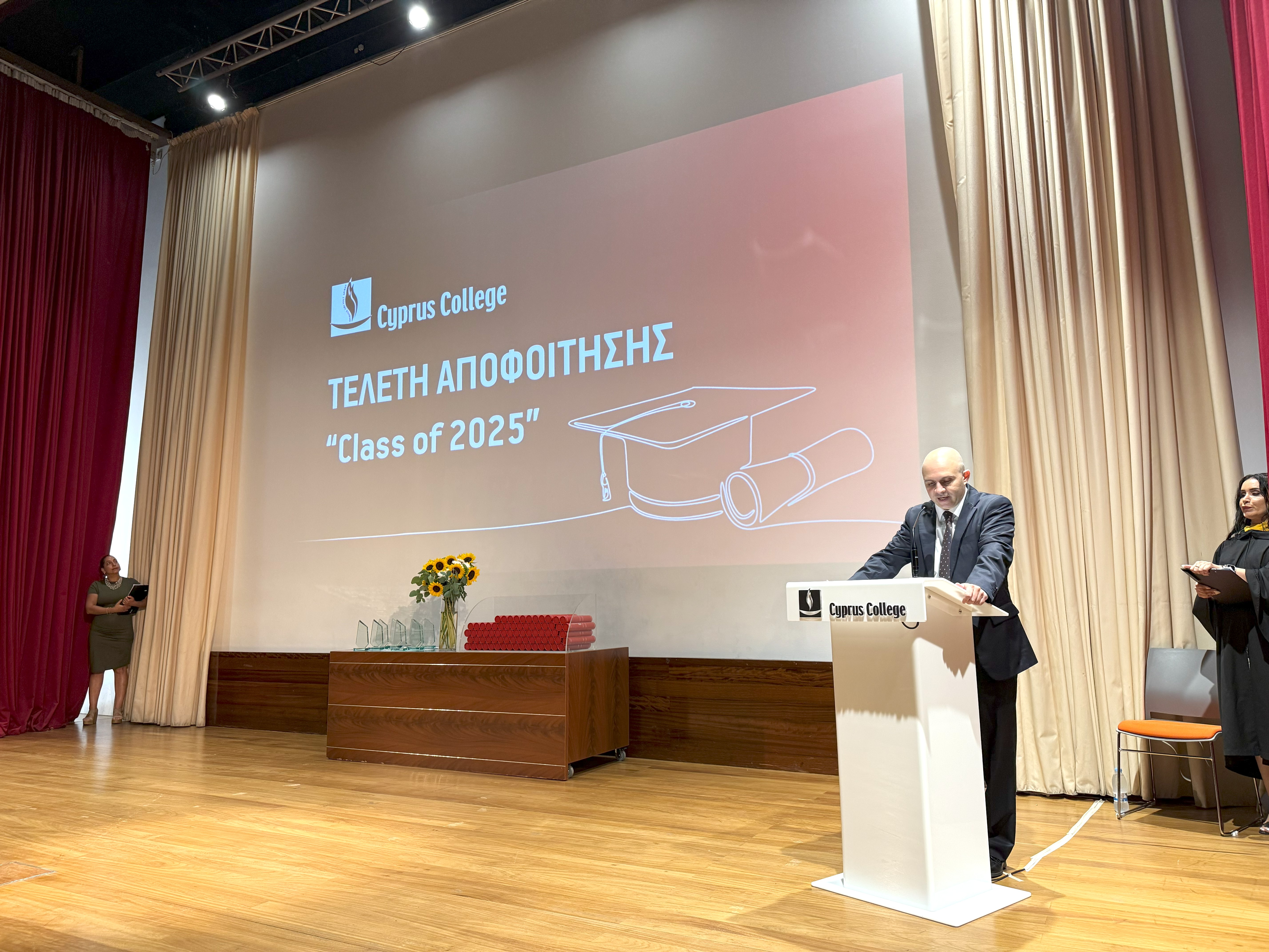 Τελετή Αποφοίτησης του Cyprus College στη Λευκωσία