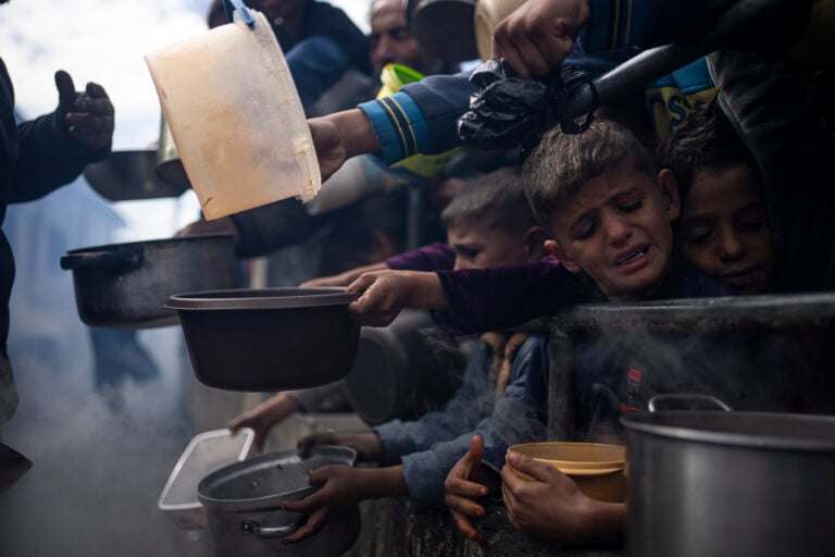 Γάζα: Νεκρά 21 παιδιά από υποσιτισμό και πείνα τις τελευταίες 72 ώρες Γάζα: Νεκρά 21 παιδιά από υποσιτισμό και πείνα τις τελευταίες 72 ώρες