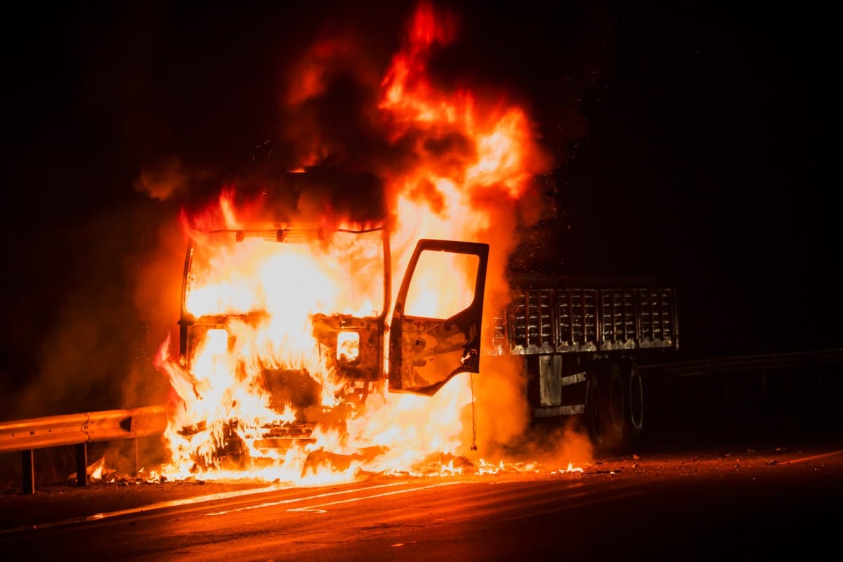 Φωτιά σε φορτηγό 48χρονου στην Πάφο Φωτιά σε φορτηγό 48χρονου στην Πάφο