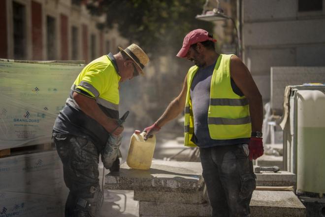 ΤΕΕ: Διακοπή υπαίθριων εργασιών λόγω υψηλών θερμοκρασιών ΤΕΕ: Διακοπή υπαίθριων εργασιών λόγω υψηλών θερμοκρασιών