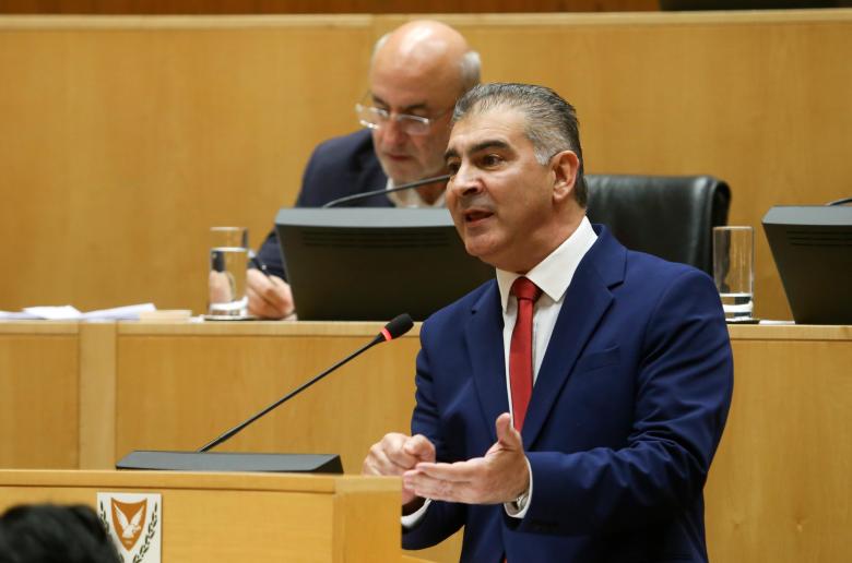 Καταγγελίες Κέττηρου για διαπλοκή και μαύρο χρήμα στο έργο του Βασιλικού Καταγγελίες Κέττηρου για διαπλοκή και μαύρο χρήμα στο έργο του Βασιλικού