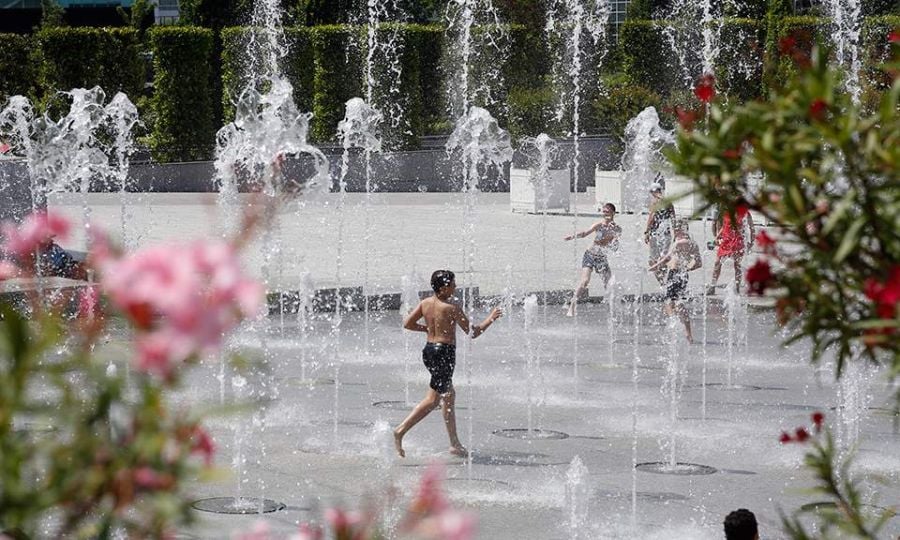 Γαλλία: 480 επιπλέον θάνατοι στον καύσωνα στις αρχές του καλοκαιριού Γαλλία: 480 επιπλέον θάνατοι στον καύσωνα στις αρχές του καλοκαιριού