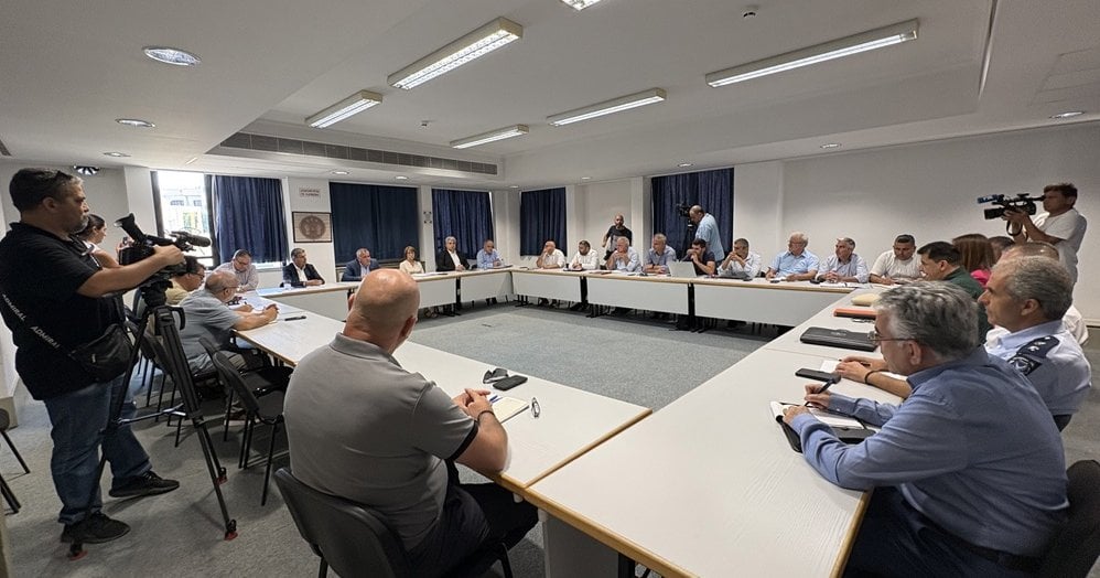 Αναβάλλεται η πανσυνδικαλιστική σύσκεψη για ΑΤΑ λόγω κατάστασης με πυρκαγιά