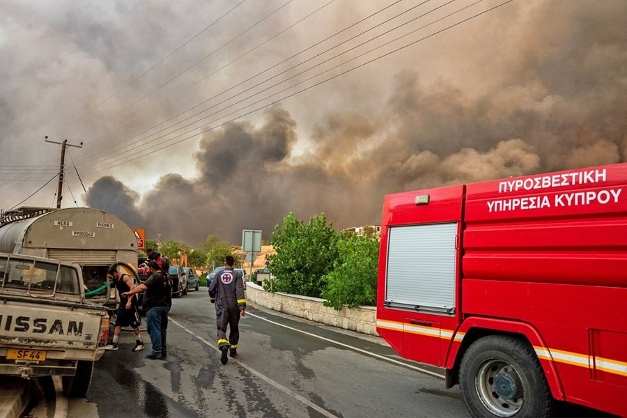 Συνεχίζουν τις δράσεις στήριξης για πυρόπληκτους φορείς, εταιρείες, οργανισμοί