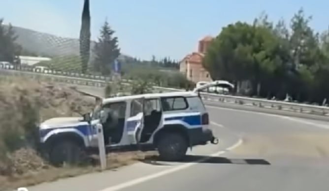 ΒΙΝΤΕΟ: Αστυνομικός έχασε τον έλεγχo περιπολικού στην έξοδο αυτοκινητόδρομου
