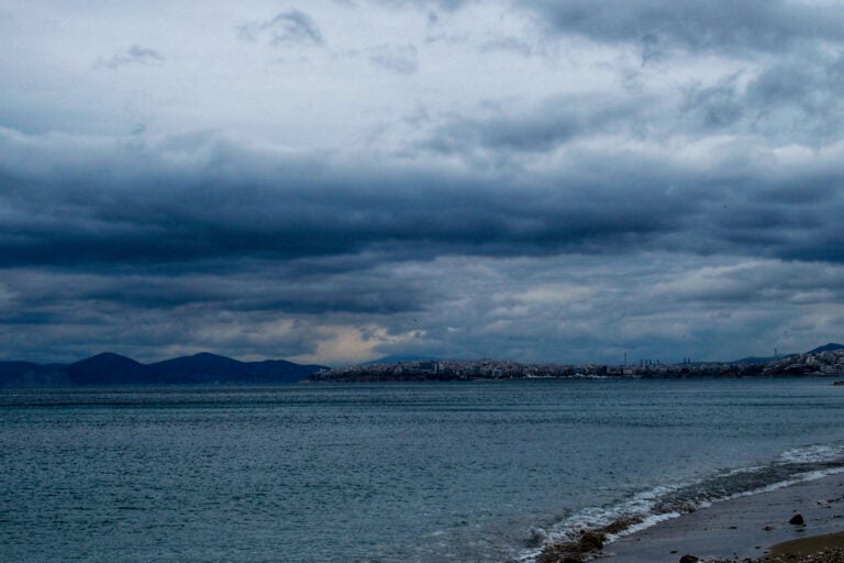Ελλάδα: Κοριτσάκι ξεβράστηκε νεκρό σε παραλία στο Παλαιό Φάληρο Ελλάδα: Κοριτσάκι ξεβράστηκε νεκρό σε παραλία στο Παλαιό Φάληρο