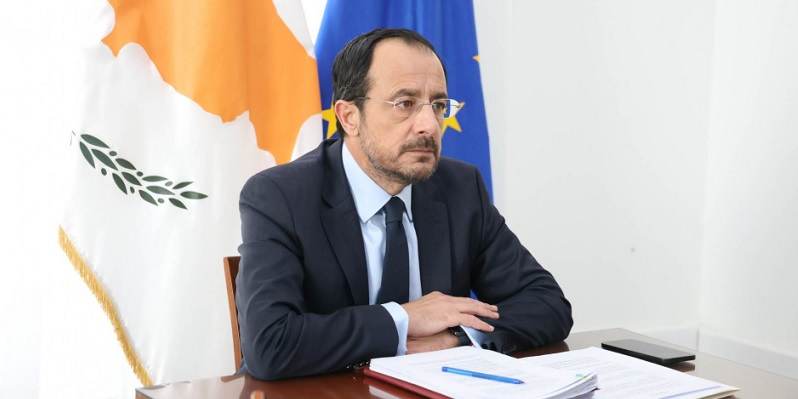 Υπέγραψε έναν, ανέπεμψε 6 νόμους για πολλαπλές συντάξεις ο ΠτΔ