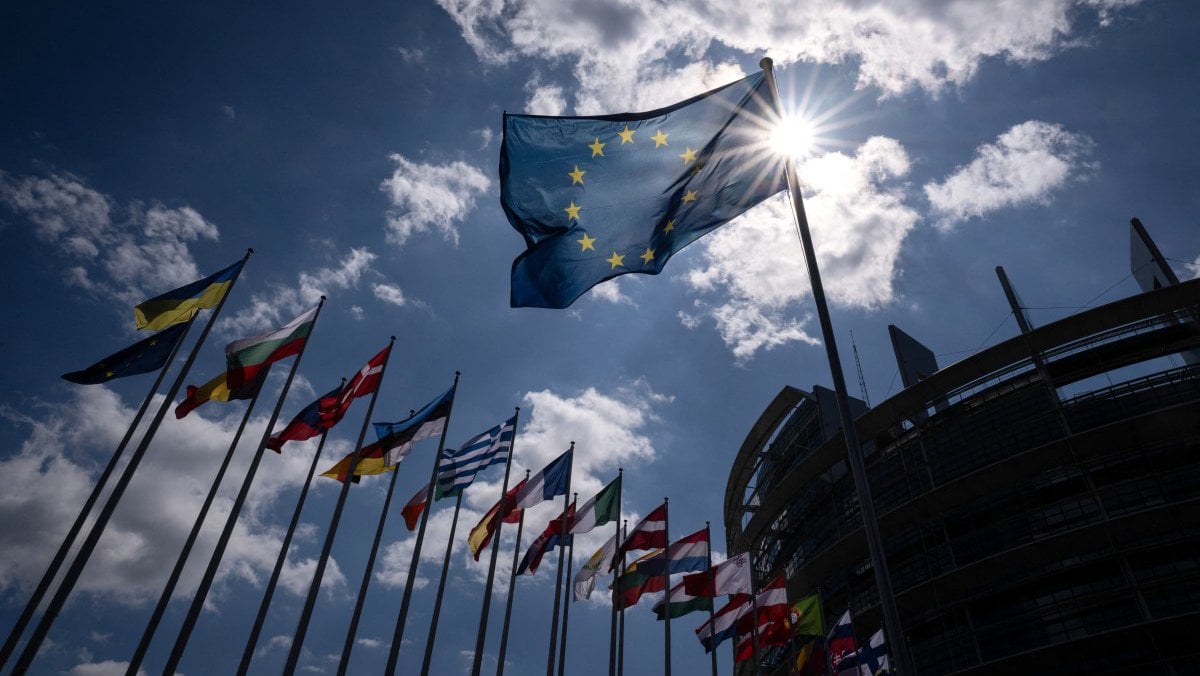 ΕΤΕπ: Υπογραφή δεύτερης δόσης δανείου €100 εκατ. για οδικά έργα στην Κύπρο ΕΤΕπ: Υπογραφή δεύτερης δόσης δανείου €100 εκατ. για οδικά έργα στην Κύπρο