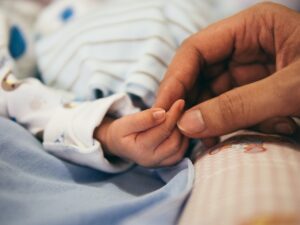 Αντιδράσεις για τη μετάθεση της δασκάλας από την Παιδοογκολογική Κλινική Αντιδράσεις για τη μετάθεση της δασκάλας από την Παιδοογκολογική Κλινική