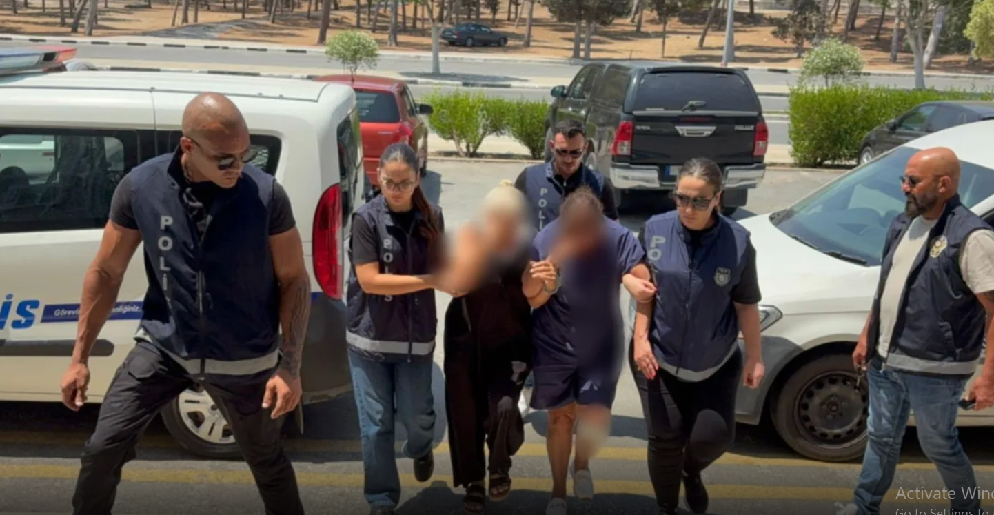 Τ/κ ΜΜΕ για σύλληψη πέντε Ε/κ: «Όλα είναι απάτη, η εντολή είναι άνωθεν» Τ/κ ΜΜΕ για σύλληψη πέντε Ε/κ: «Όλα είναι απάτη, η εντολή είναι άνωθεν»