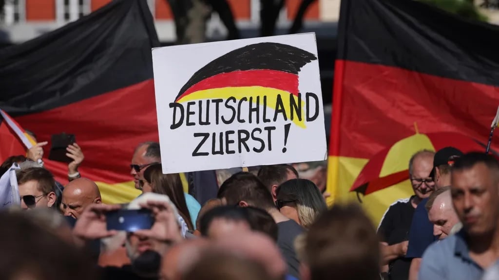 Γερμανία: Άνοδος της ακροδεξιάς AfD στο 25% σύμφωνα με δημοσκόπηση