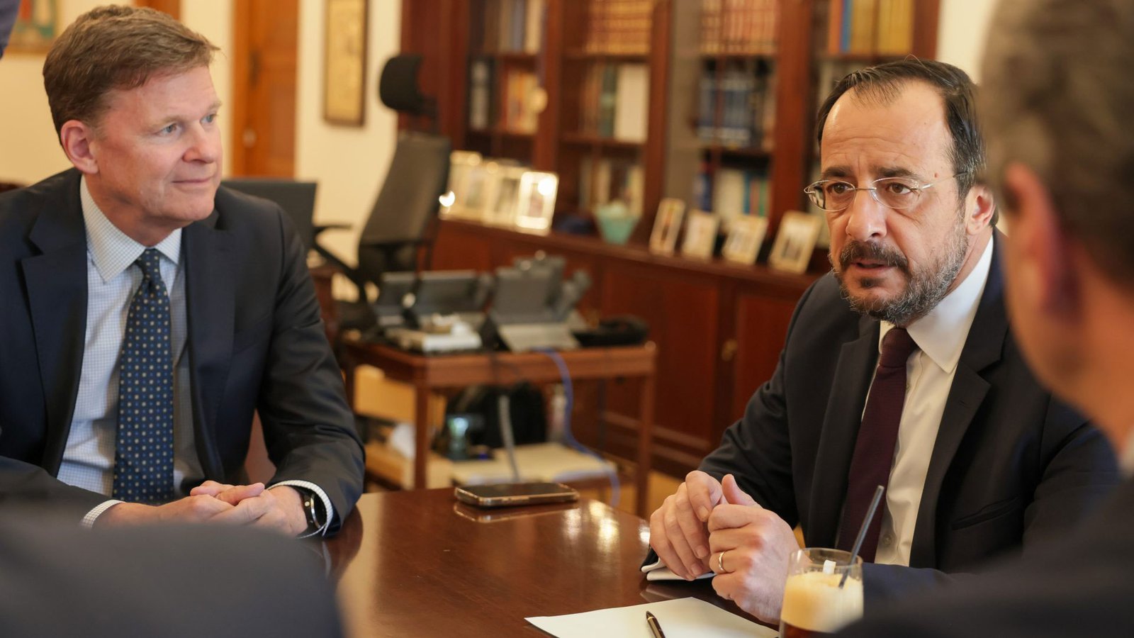 Συνάντηση Προέδρου με Κόλιν Στιούαρτ ο οποίος αποχωρεί λόγω αφυπηρέτησης