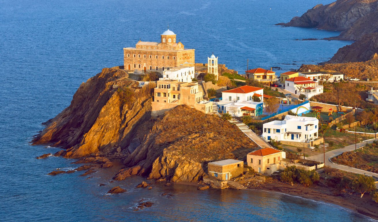 Ψαρά: Το νησί με την άγρια ομορφιά και πλούσια ιστορία