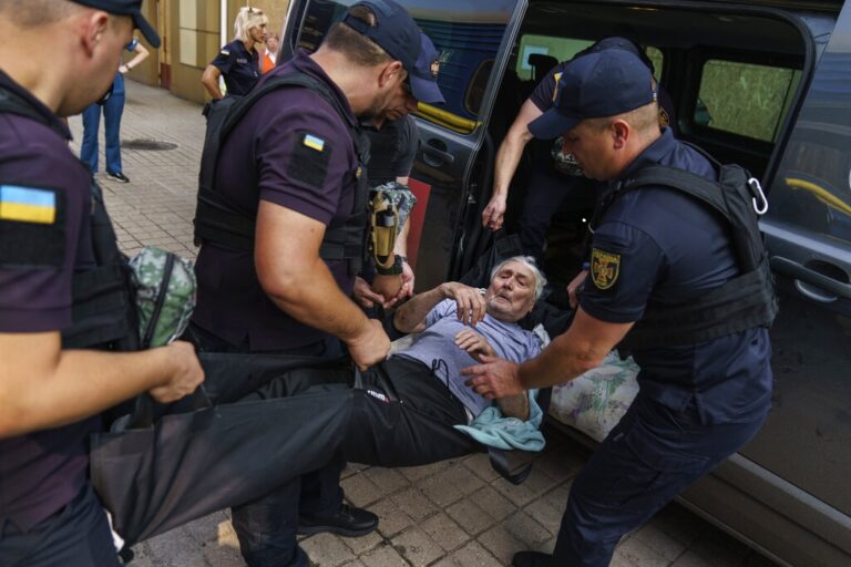 Ρωσία: Σύγκρουση λεωφορείου με τρένο στην Αγία Πετρούπολη