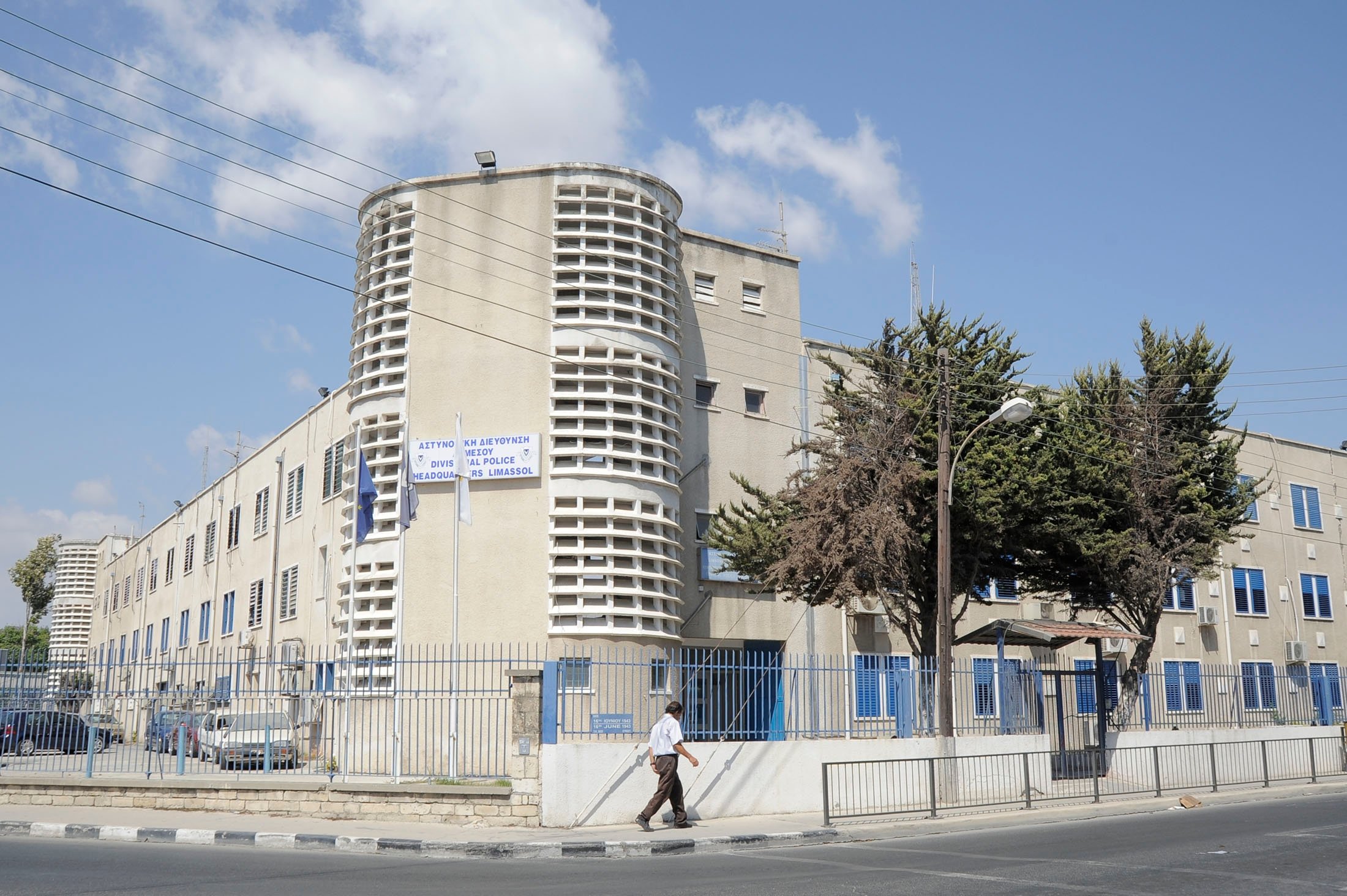 Υπό κράτηση τέσσερις ύποπτοι για κλοπιμαία διαβατήρια