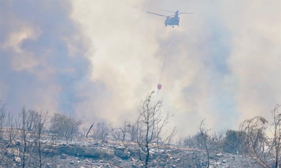LIVE: Στο μικροσκόπιο της Βουλής η φονική πυρκαγιά – Εν αναμονή απαντήσεων