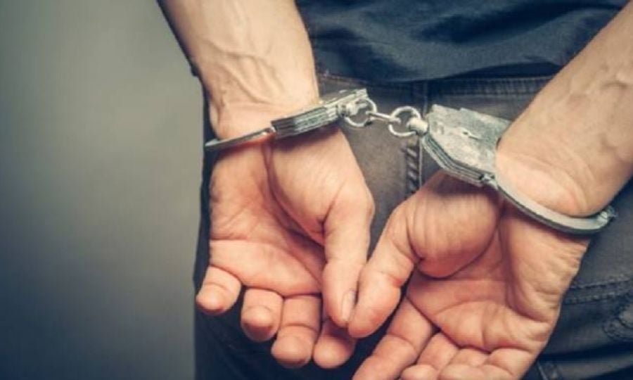 Εμπρησμός οχήματος στη Λεμεσό – Χειροπέδες σε δύο πρόσωπα Εμπρησμός οχήματος στη Λεμεσό – Χειροπέδες σε δύο πρόσωπα