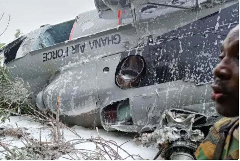 Συντριβή ελικοπτέρου στην Γκάνα-Νεκροί οι υπουργοί Άμυνας και Περιβάλλοντος Συντριβή ελικοπτέρου στην Γκάνα-Νεκροί οι υπουργοί Άμυνας και Περιβάλλοντος