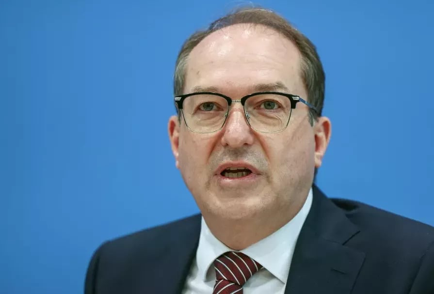 ΥΠΕΣ-Γερμανία: Προανήγγειλε παράταση της ισχύος των συνοριακών ελέγχων ΥΠΕΣ-Γερμανία: Προανήγγειλε παράταση της ισχύος των συνοριακών ελέγχων
