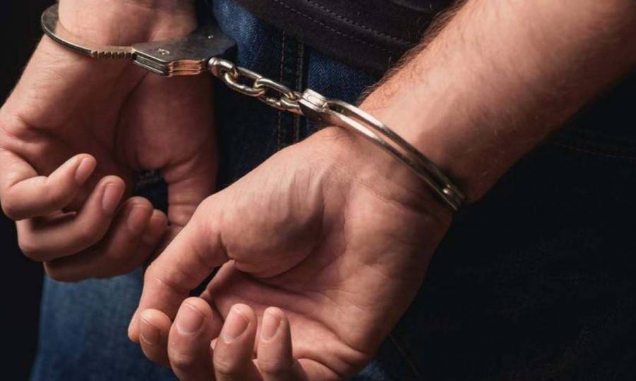 Λεμεσός: Χειροπέδες σε 26χρονου σχετικά με υπόθεση ληστείας Λεμεσός: Χειροπέδες σε 26χρονου σχετικά με υπόθεση ληστείας