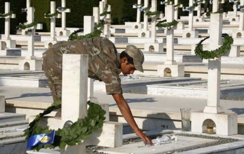 Τρισάγιο για πεσόντες, δέηση για αγνοουμένους στο κοιμητήριο Λακατάμειας