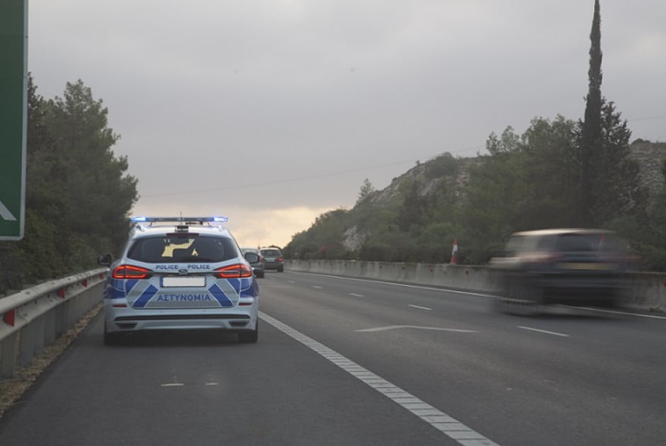 Τροχαίο στον αυτ/δρομο Λεμεσού-Πάφου – Πυκνή τροχαία κίνηση (vid)