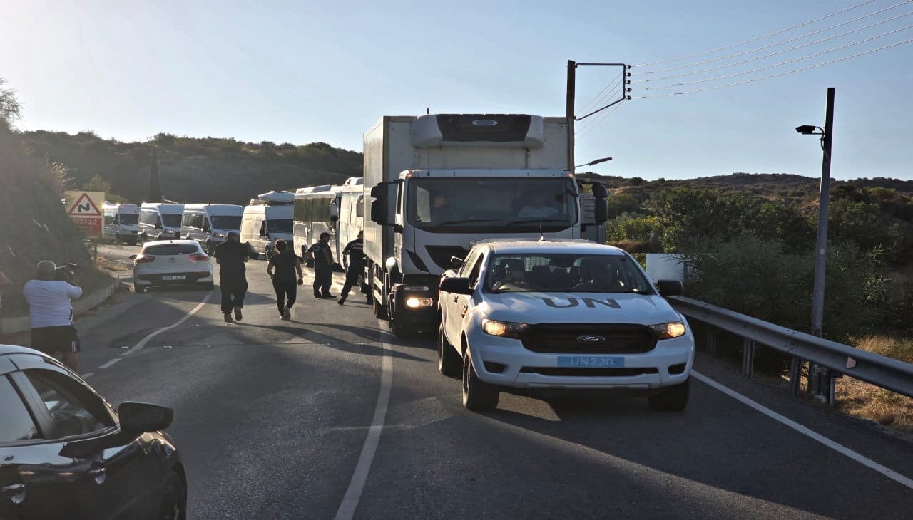 Άρχισε η διέλευση λεωφορείων από κατεχόμενα προς τα Κόκκινα μέσω Λιμνίτη