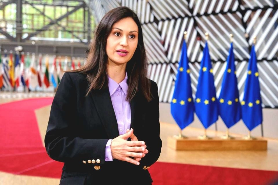 Στις πυρόπληκτες Λεμεσού για συναντήσεις η Υπ. Γεωργίας-Βλέπει κοινοτάρχες