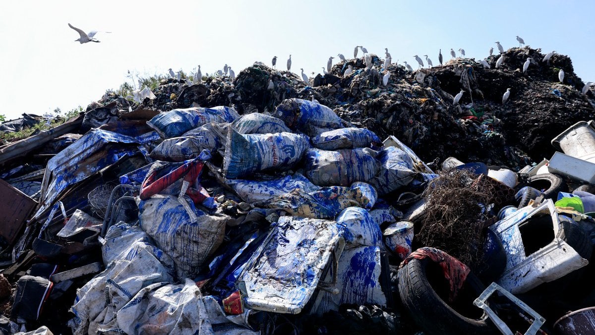 Εστίες ανάφλεξης οι παράνομοι σκυβαλότοποι – «Τουλάχιστον 450 παγκυπρίως»