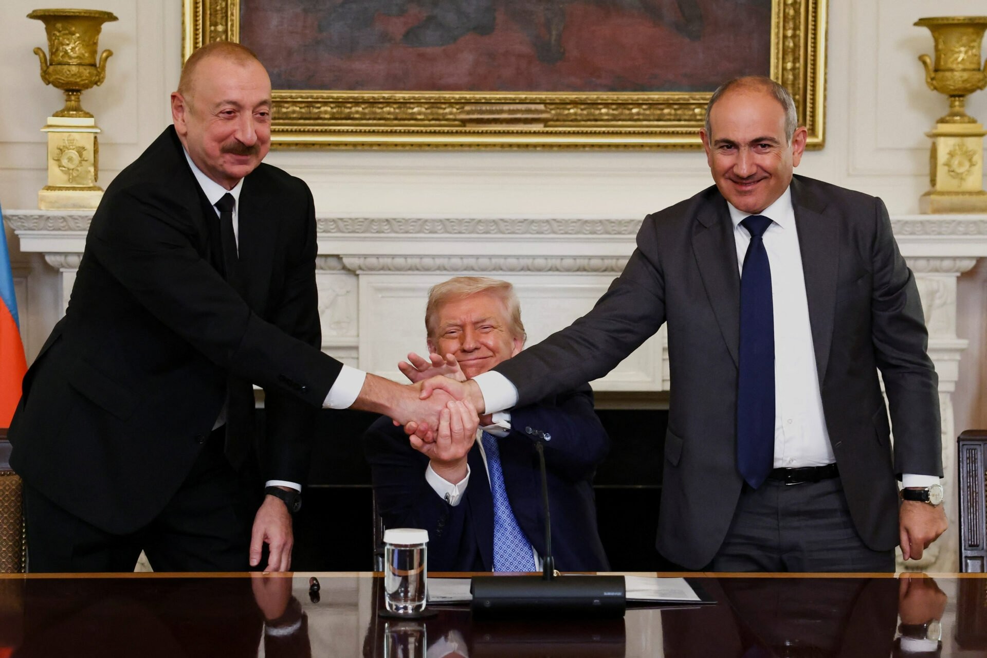 Το ΥΠΕΞ Ελλάδας χαιρετίζει τις συμφωνίες Αρμενίας και Αζερπαϊτζάν Το ΥΠΕΞ Ελλάδας χαιρετίζει τις συμφωνίες Αρμενίας και Αζερπαϊτζάν