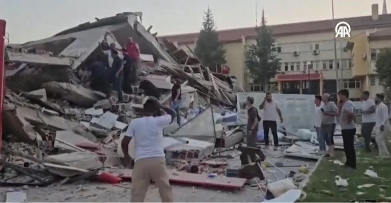Ισχυρός σεισμός 6.1 Ρίχτερ στην Τουρκία–Κατέρρευσε κτίριο (ΒΙΝΤΕΟ)