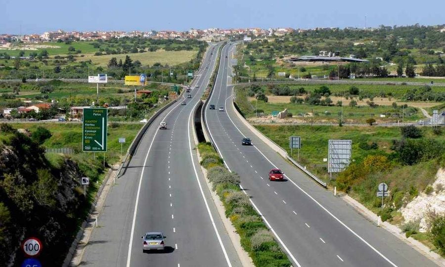 Τροχαίο στον αυτοκινητόδρομο Λεμεσού – Πάφου: Έκλεισαν οι δύο λωρίδες Τροχαίο στον αυτοκινητόδρομο Λεμεσού – Πάφου: Έκλεισαν οι δύο λωρίδες