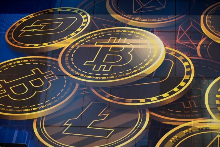 Το bitcoin σπάει νέο ρεκόρ, ξεπερνά τα 124.000 δολάρια