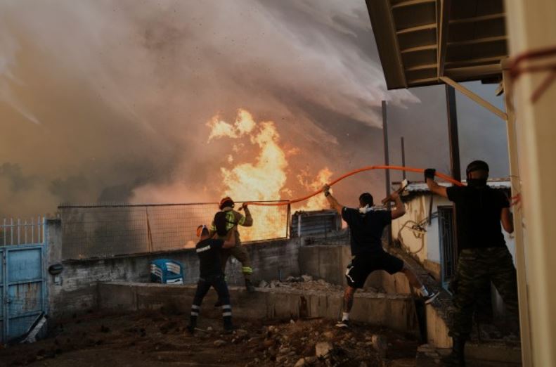 Ελλάδα: Ποιοι έβαλαν τις φωτιές - Τα ανοικτά πύρινα μέτωπα   (ΒΙΝΤΕΟ)