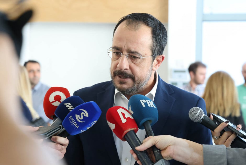 Προεδρία: Προσηλωμένος στην επανέναρξη των συνομιλιών ο ΠτΔ