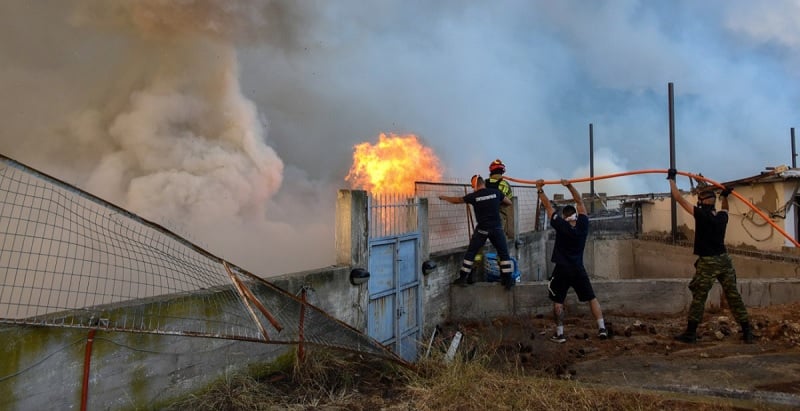 Πάτρα: Αναζωπύρωση της φωτιάς στην περιοχή Μπάλας - Δυο προσαγωγές (ΒΙΝΤΕΟ)