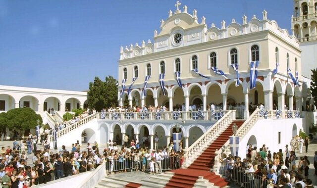 Δεκαπενταύγουστος: Η μεγαλύτερη μετακίνηση πιστών του ελληνικού καλοκαιριού
